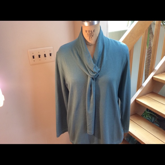 Sweater - Picture 2 of 5